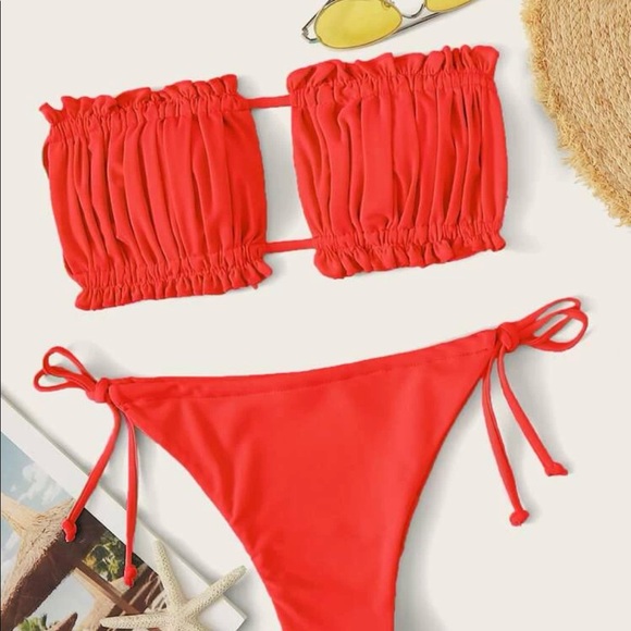 Red 2 piece bikini - Picture 3 of 3